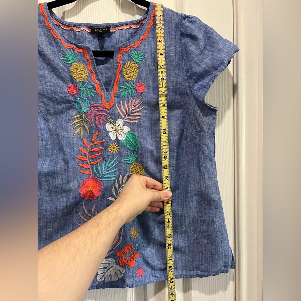 Talbots petite embroidered floral pineapple top - Picture 9 of 9